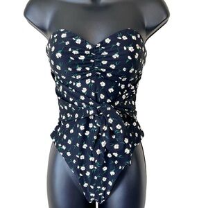 ONIA X WEWOREWHAT
Capri Daisy Print One Piece Swimsuit In Black